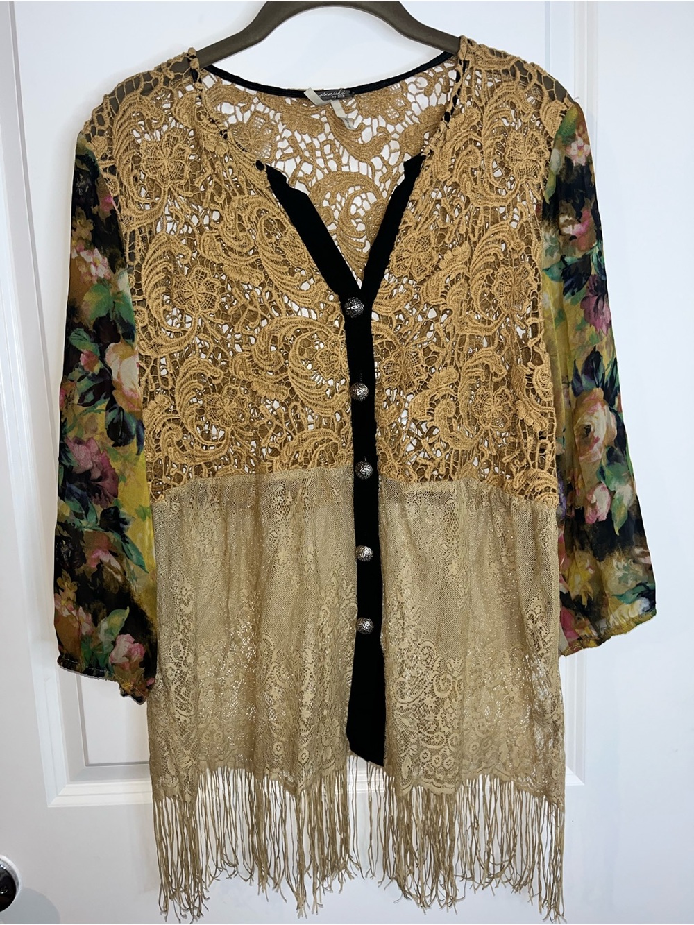 Gimmicks by BKE Mixed Media Boho Blouse Crochet Lace Sheer Floral 3/4 Sleeve SzL